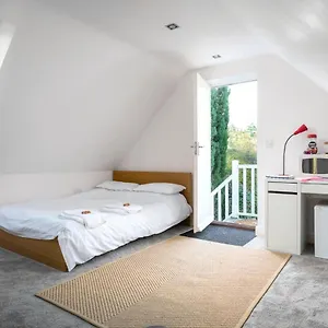 The Annexe , Cheltenham United Kingdom